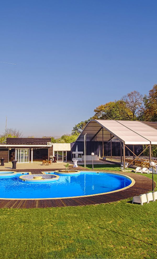 Nunta in padure piscina TreeHouse Lagoon