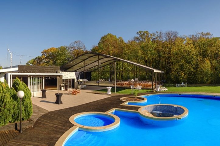 Nunta in padure piscina TreeHouse Lagoon