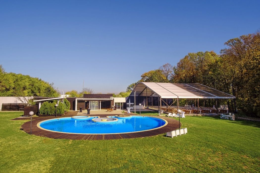 Nunta in padure piscina TreeHouse Lagoon